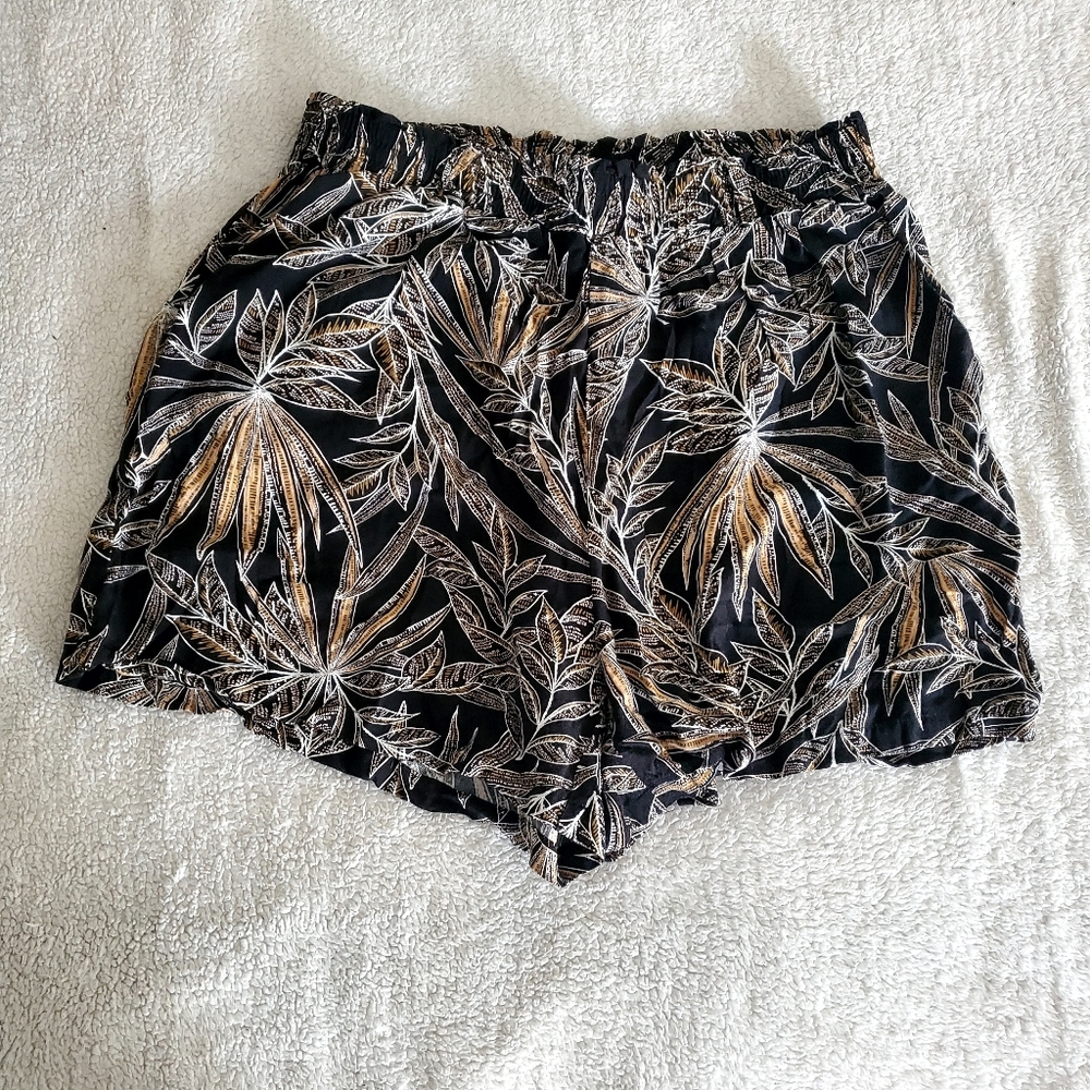 City Chic Black Brown Tropical Leaves Shorts Pockets 100% Viscose Summer Fun
